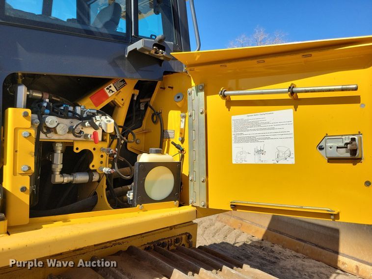 image for item DO3349 2012 John Deere  750K dozer