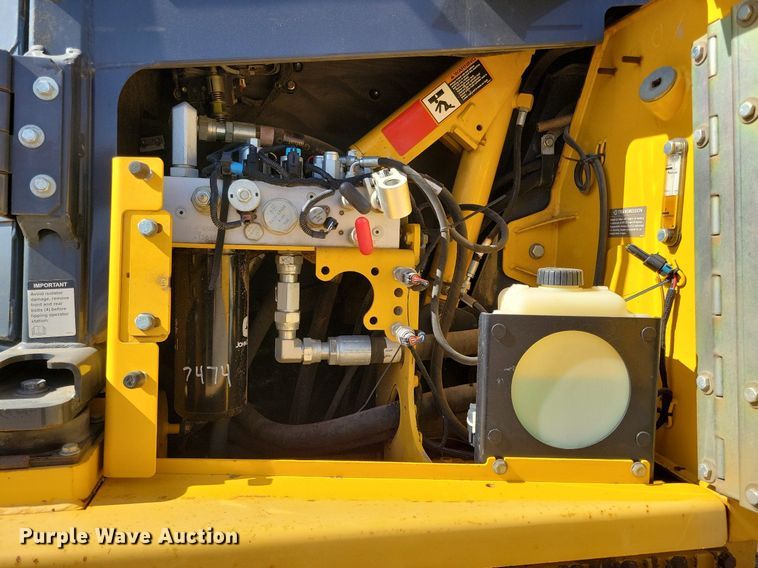 image for item DO3349 2012 John Deere  750K dozer