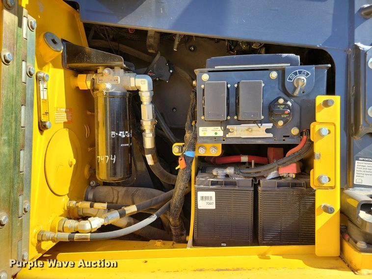 image for item DO3349 2012 John Deere  750K dozer