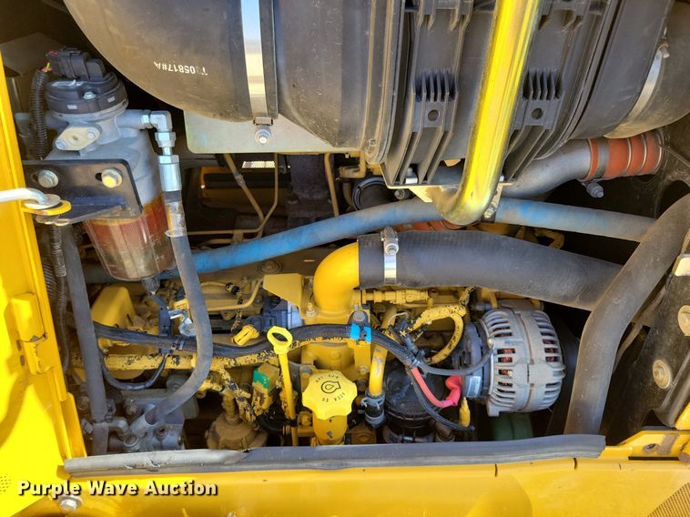 image for item DO3349 2012 John Deere  750K dozer