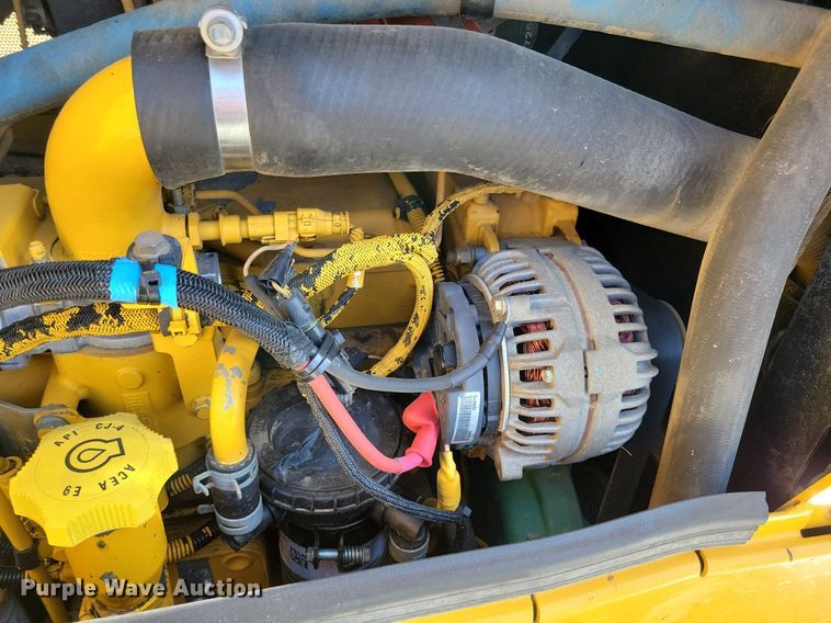 image for item DO3349 2012 John Deere  750K dozer