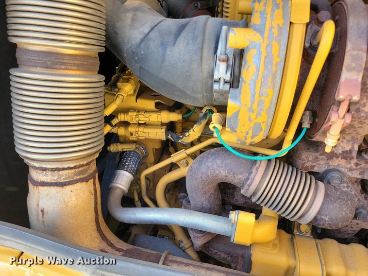 image for item DO3349 2012 John Deere  750K dozer