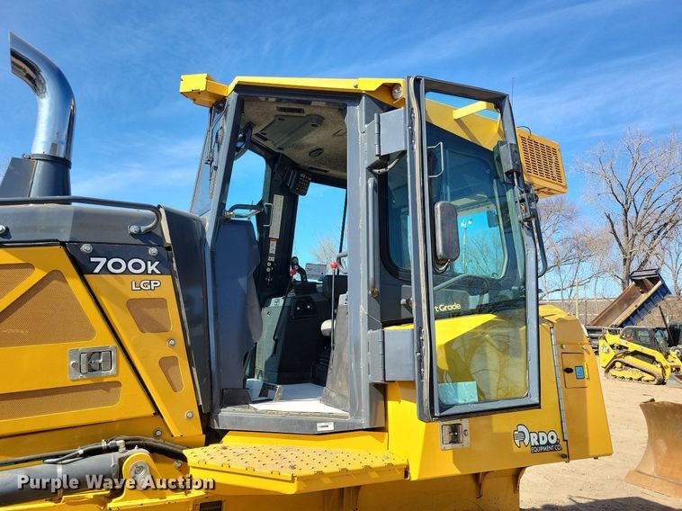 image for item DO3350 2018 John Deere 700K LGP dozer