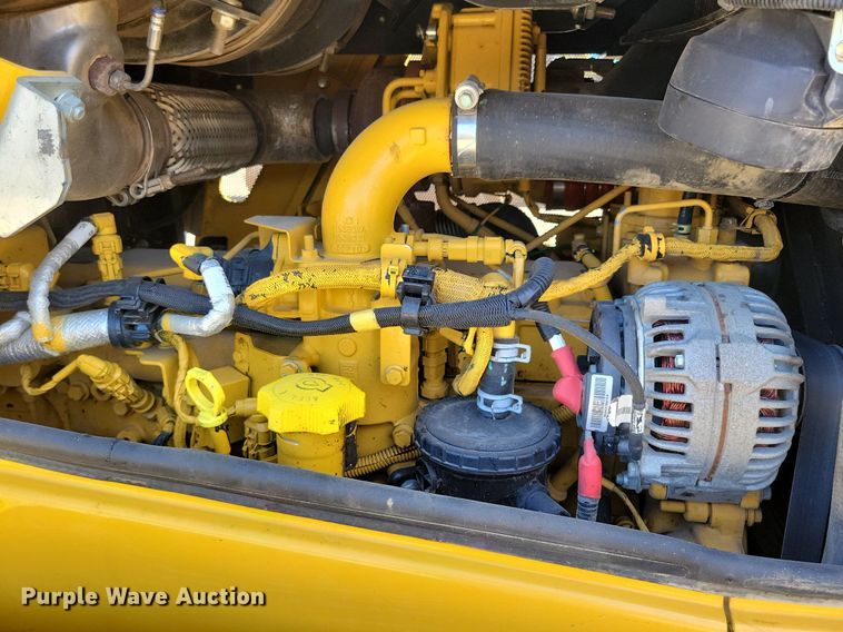 image for item DO3350 2018 John Deere 700K LGP dozer