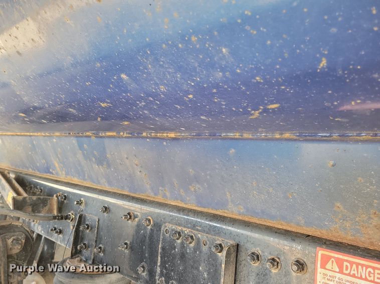 image for item DO3352 2020 Western Star  W4700SF dump truck