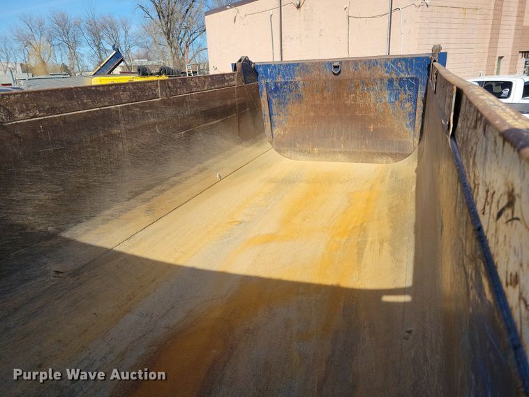 image for item DO3352 2020 Western Star  W4700SF dump truck