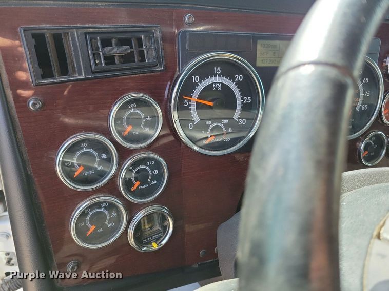 image for item DO3352 2020 Western Star  W4700SF dump truck