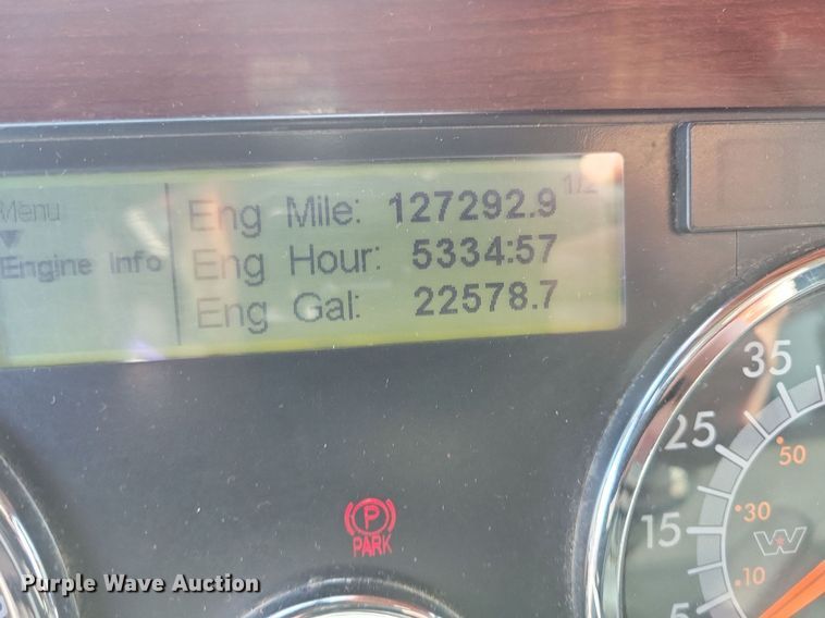 image for item DO3352 2020 Western Star  W4700SF dump truck