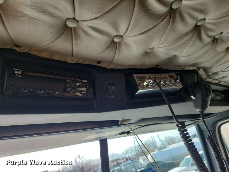 image for item DO3352 2020 Western Star  W4700SF dump truck