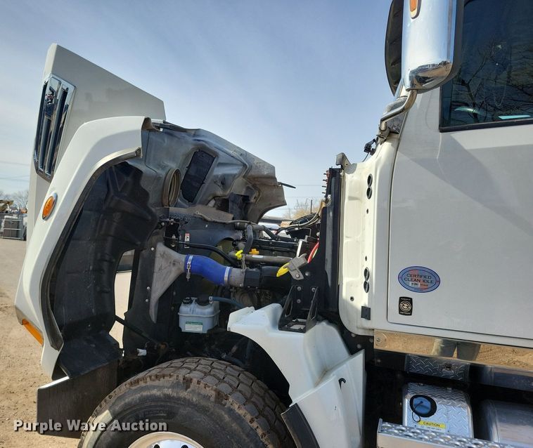 image for item DO3352 2020 Western Star  W4700SF dump truck