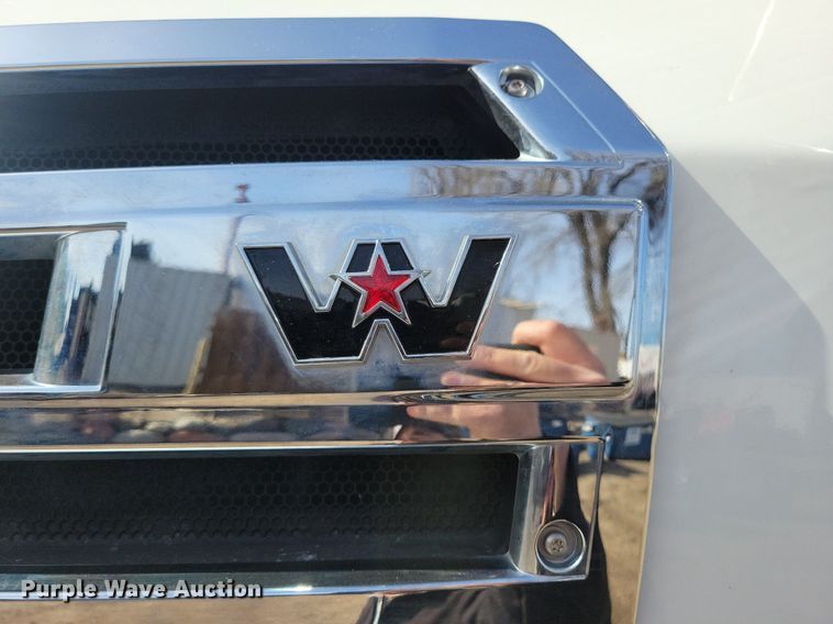 image for item DO3352 2020 Western Star  W4700SF dump truck