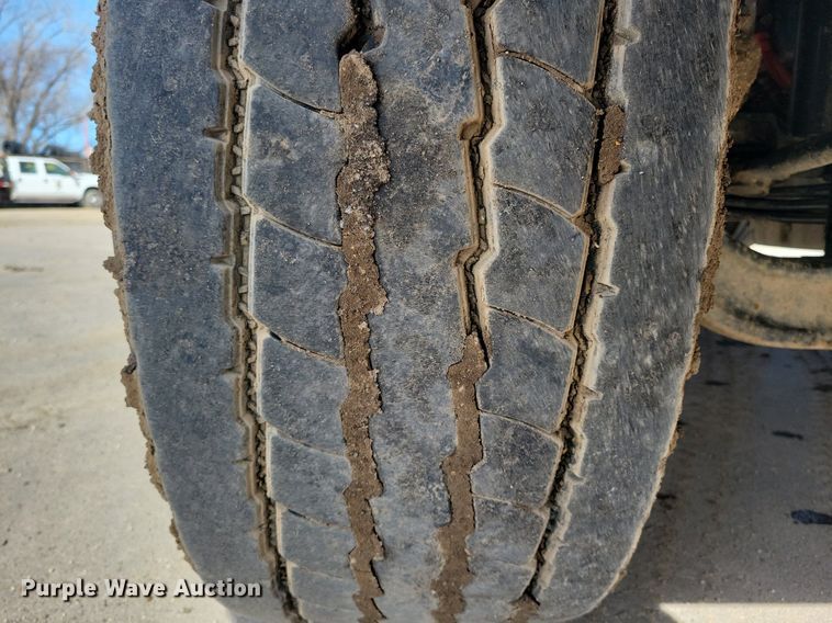 image for item DO3352 2020 Western Star  W4700SF dump truck