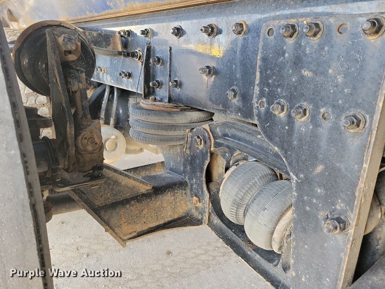 image for item DO3352 2020 Western Star  W4700SF dump truck