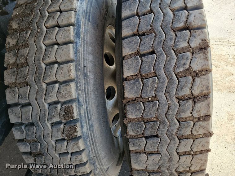 image for item DO3352 2020 Western Star  W4700SF dump truck