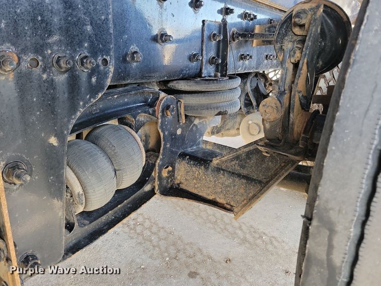 image for item DO3352 2020 Western Star  W4700SF dump truck