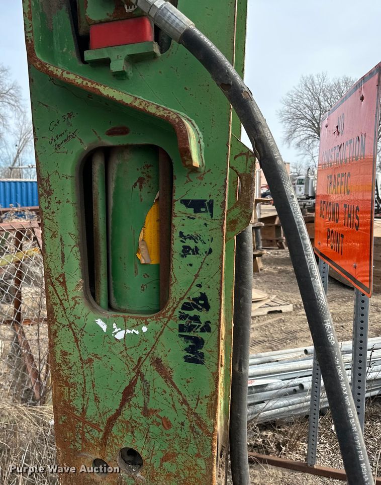 image for item DO3355 2015 Rockram UR845 breaker