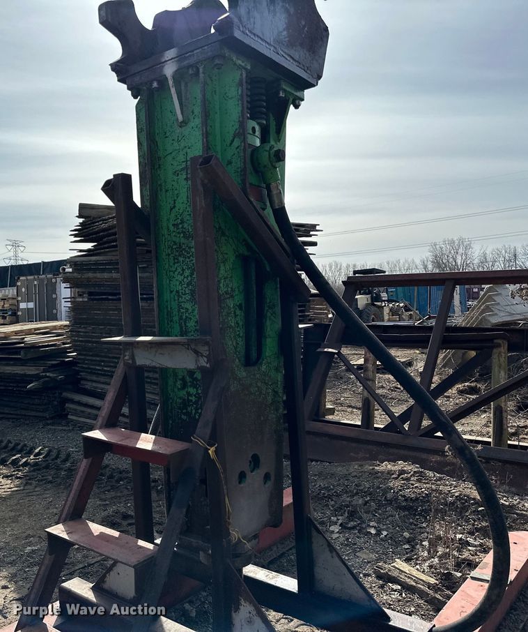 image for item DO3364 2012 Costruno M501 breaker