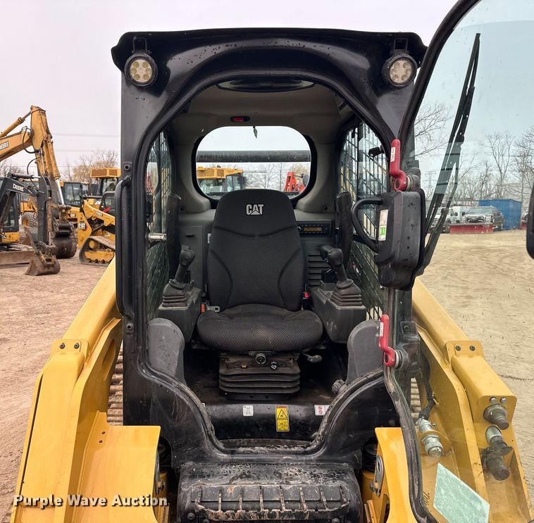 image for item DQ0587 2023 Caterpillar 259D3 tracked skid steer loader