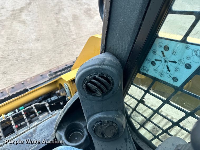 image for item DQ0587 2023 Caterpillar 259D3 tracked skid steer loader