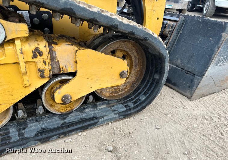 image for item DQ0587 2023 Caterpillar 259D3 tracked skid steer loader