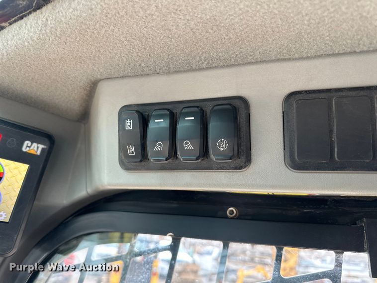 image for item DQ0589 2021 Caterpillar 259D3 tracked skid steer loader