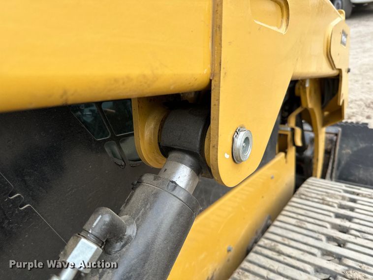 image for item DQ0590 2023 Caterpillar  259D3 tracked skid steer loader