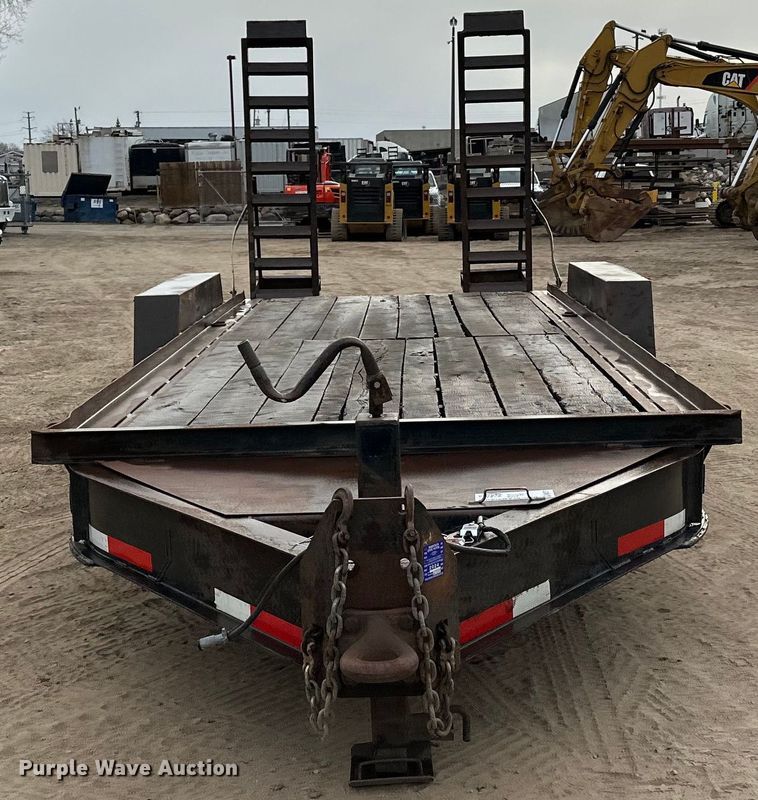 image for item DQ0591 2000 Towmaster equipment trailer