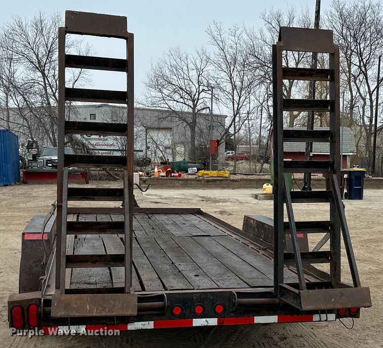 image for item DQ0591 2000 Towmaster equipment trailer