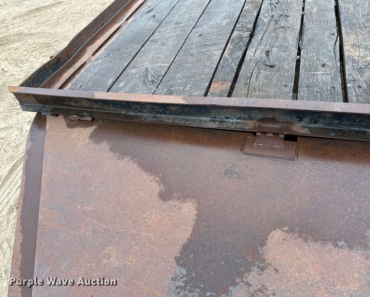 image for item DQ0591 2000 Towmaster equipment trailer