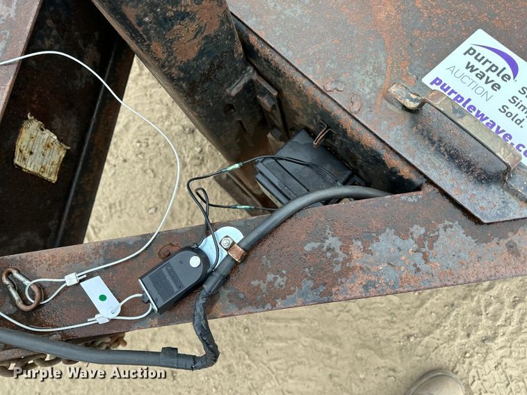 image for item DQ0591 2000 Towmaster equipment trailer