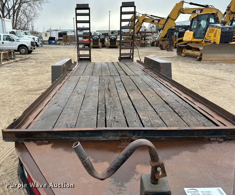 image for item DQ0591 2000 Towmaster equipment trailer