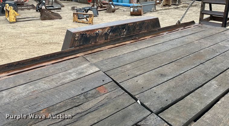 image for item DQ0591 2000 Towmaster equipment trailer