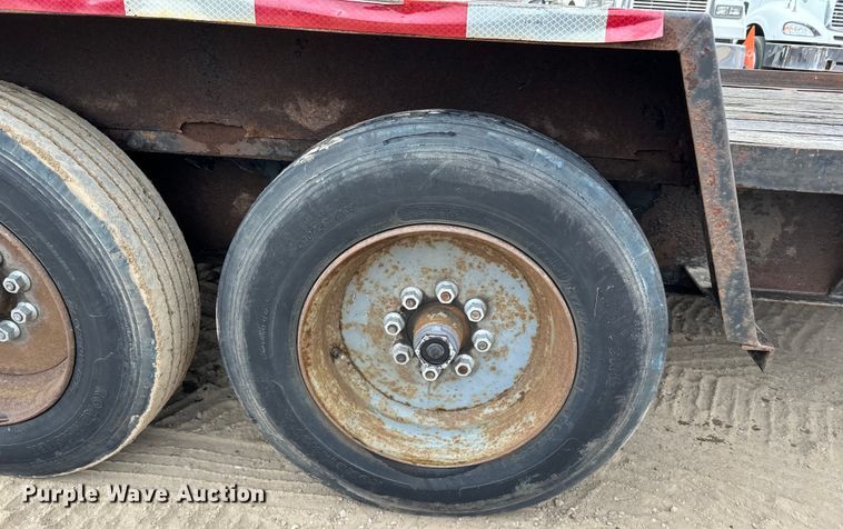 image for item DQ0591 2000 Towmaster equipment trailer