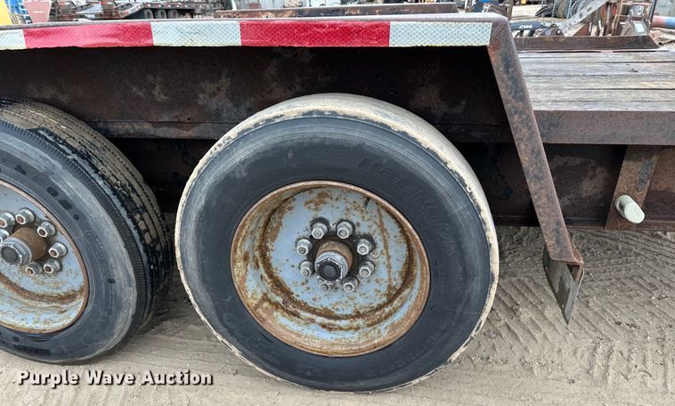 image for item DQ0591 2000 Towmaster equipment trailer