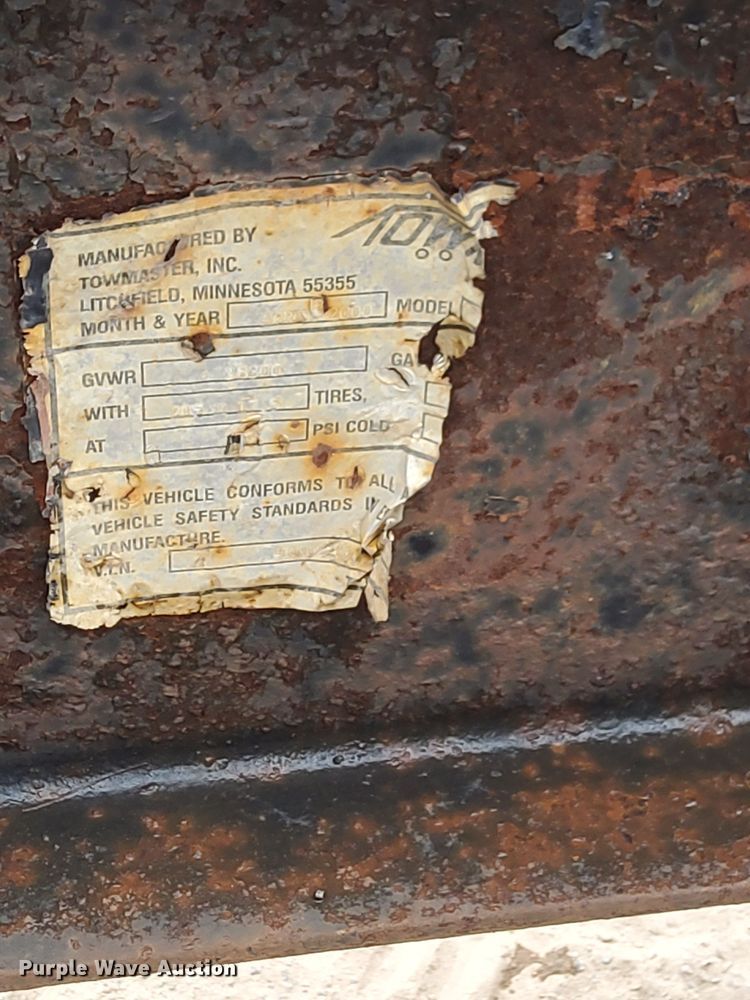 image for item DQ0591 2000 Towmaster equipment trailer