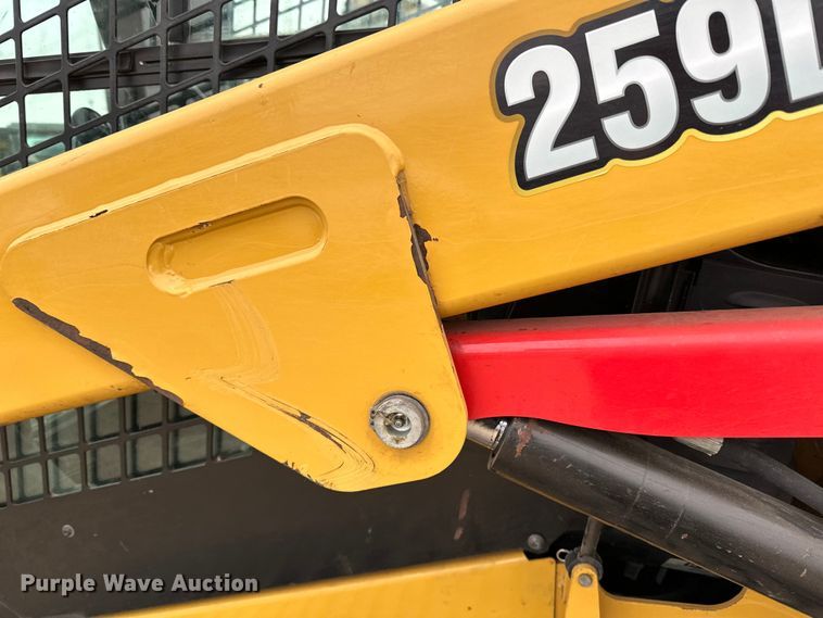 image for item DQ0592 2020 Caterpillar  259D3 tracked skid steer loader