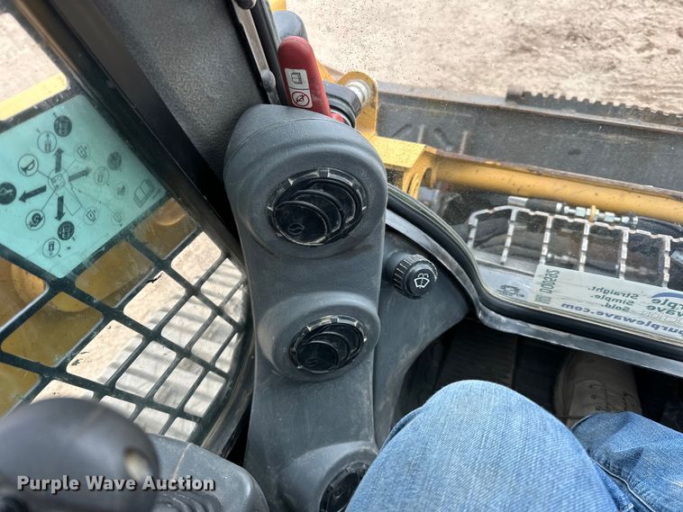 image for item DQ0592 2020 Caterpillar  259D3 tracked skid steer loader