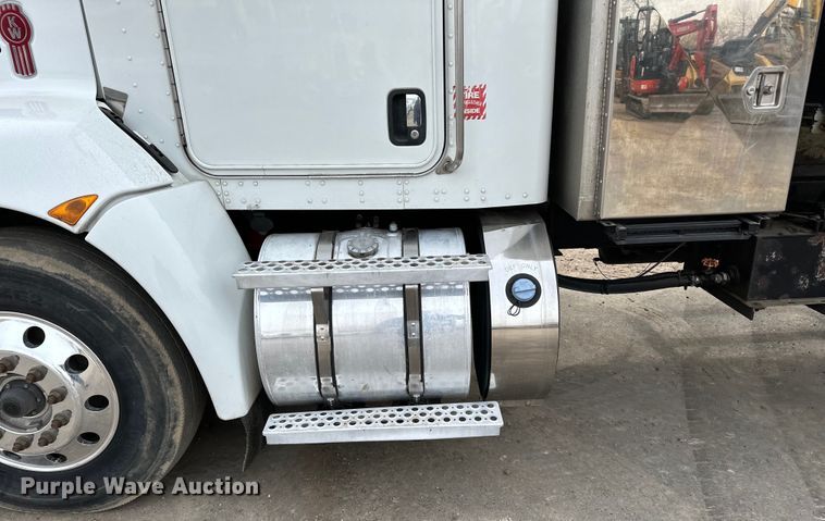 image for item DQ0595 2013 Kenworth  T370 dump truck