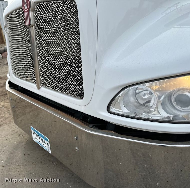 image for item DQ0595 2013 Kenworth  T370 dump truck