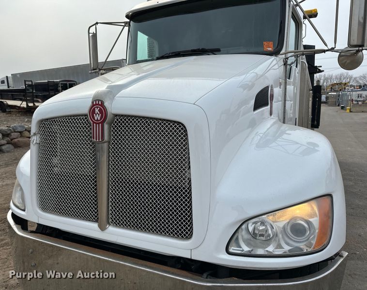 image for item DQ0595 2013 Kenworth  T370 dump truck