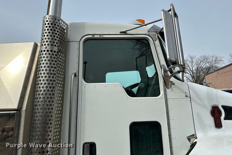 image for item DQ0595 2013 Kenworth  T370 dump truck