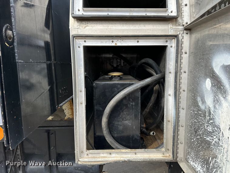 image for item DQ0595 2013 Kenworth  T370 dump truck