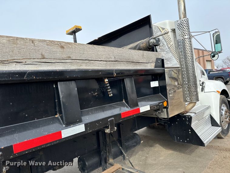 image for item DQ0595 2013 Kenworth  T370 dump truck