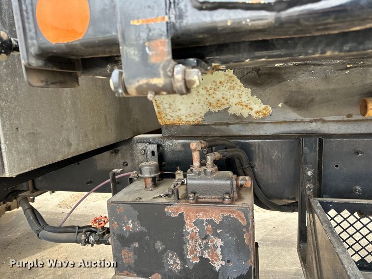 image for item DQ0595 2013 Kenworth  T370 dump truck