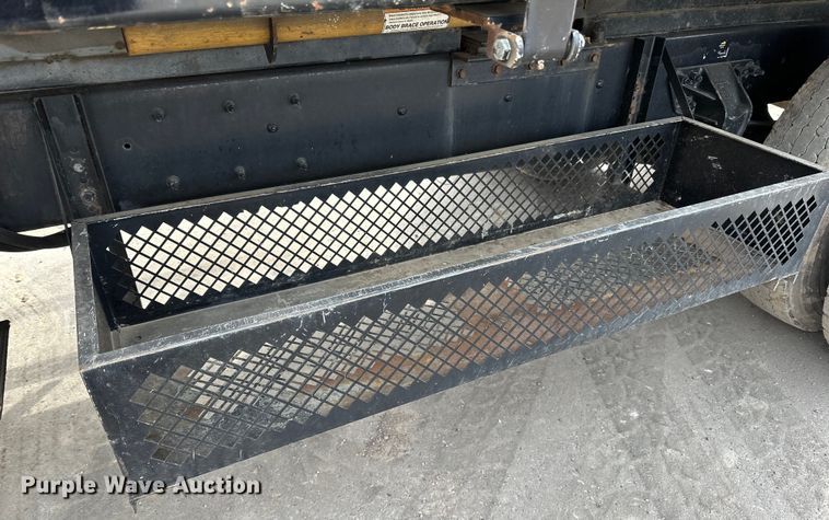 image for item DQ0595 2013 Kenworth  T370 dump truck