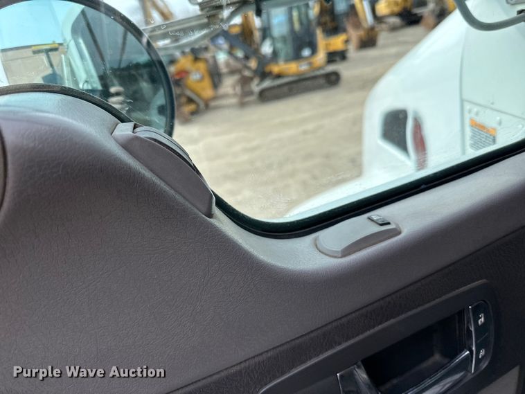 image for item DQ0595 2013 Kenworth  T370 dump truck