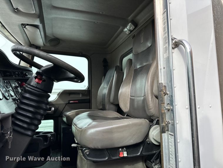 image for item DQ0595 2013 Kenworth  T370 dump truck