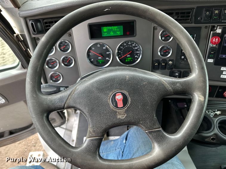 image for item DQ0595 2013 Kenworth  T370 dump truck