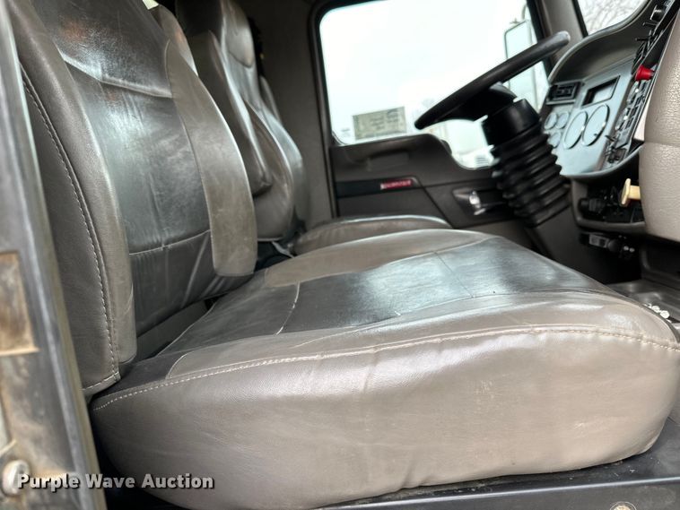 image for item DQ0595 2013 Kenworth  T370 dump truck