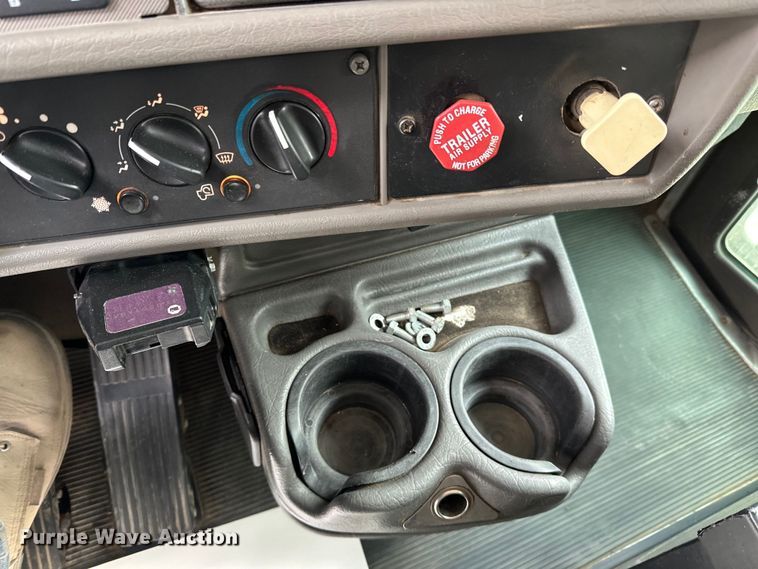 image for item DQ0595 2013 Kenworth  T370 dump truck